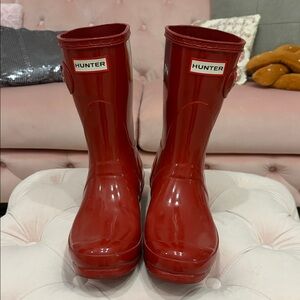 Hunter Glossy Cherry Boots